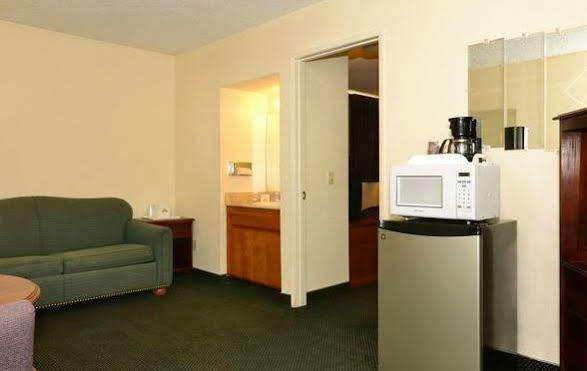 Days Inn By Wyndham Ontario Airport Eksteriør bilde
